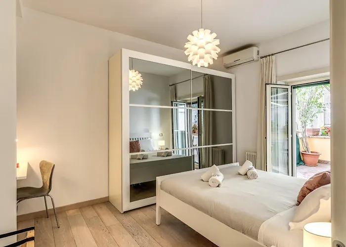 Santa Croce With Private Terrace דירה רומא